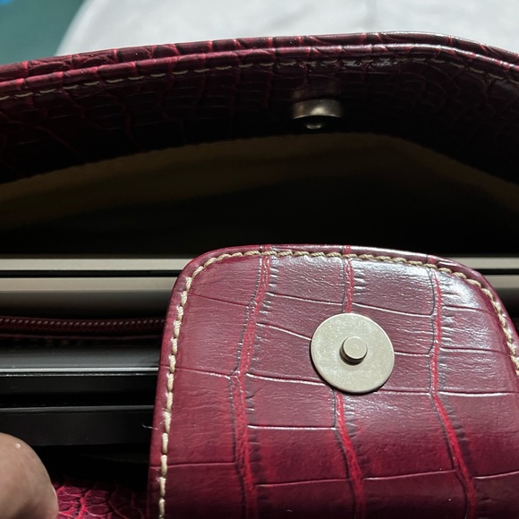 Handbag - Picture 15 of 16